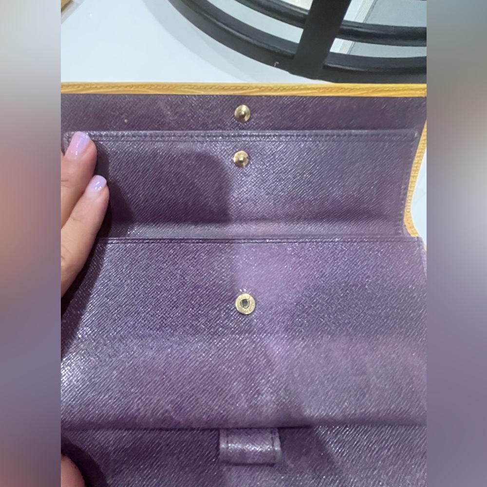 LOUIS VUITTON Epi Portefeuille International Long Wallet Epi Leather - Picture 11 of 15